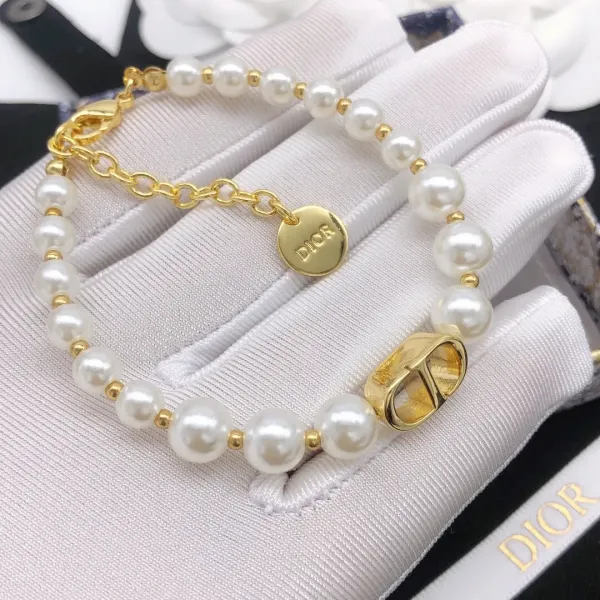 【DIOR】ブレスレット、ファッションシンプルなスタイル 240730 【DIOR】ブレスレット、ファッションシンプルなスタイル 240730