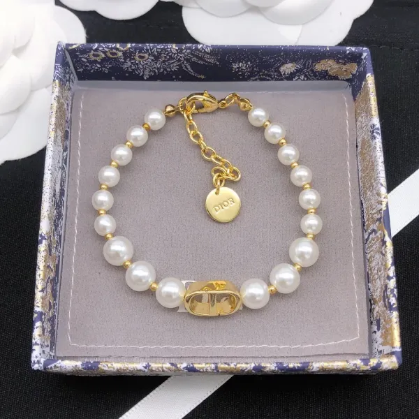 【DIOR】ブレスレット、ファッションシンプルなスタイル 240730 【DIOR】ブレスレット、ファッションシンプルなスタイル 240730