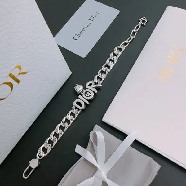 【DIOR】ブレスレット、ファッションシンプルなスタイル 240730 【DIOR】ブレスレット、ファッションシンプルなスタイル 240730