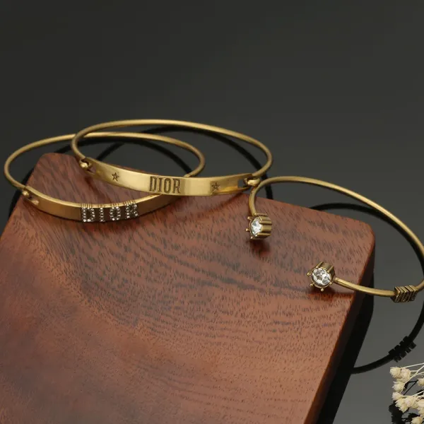 【DIOR】ブレスレット、ファッションシンプルなスタイル 【DIOR】ブレスレット、ファッションシンプルなスタイル