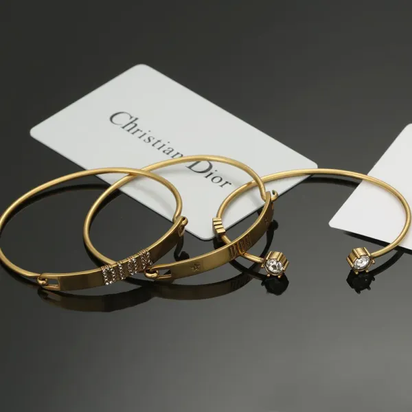 【DIOR】ブレスレット、ファッションシンプルなスタイル 【DIOR】ブレスレット、ファッションシンプルなスタイル