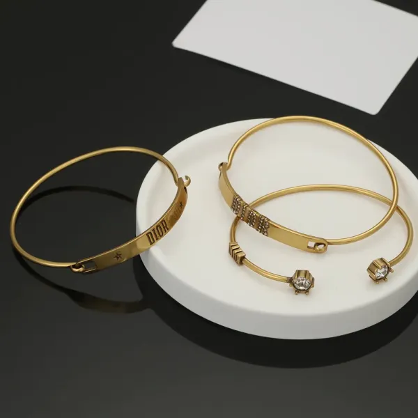 【DIOR】ブレスレット、ファッションシンプルなスタイル 【DIOR】ブレスレット、ファッションシンプルなスタイル