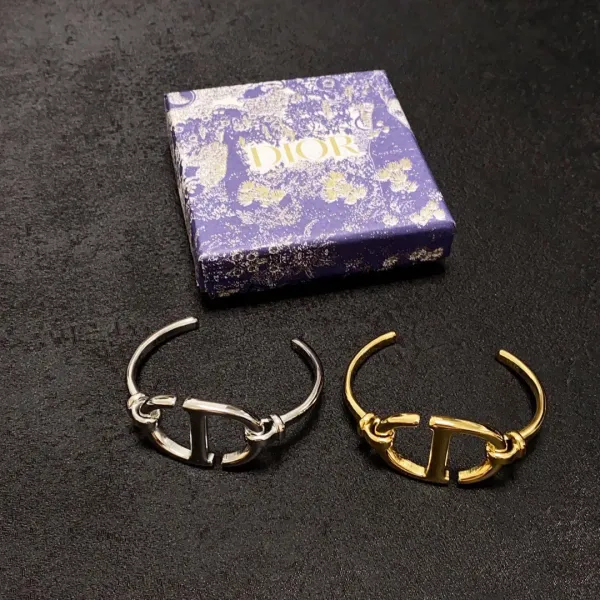 【DIOR】ブレスレット、ファッションシンプルなスタイル 【DIOR】ブレスレット、ファッションシンプルなスタイル