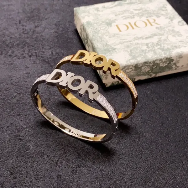 【DIOR】ブレスレット、ファッションシンプルなスタイル 【DIOR】ブレスレット、ファッションシンプルなスタイル