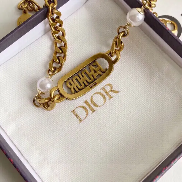 【DIOR】ブレスレット、ファッションシンプルなスタイル 【DIOR】ブレスレット、ファッションシンプルなスタイル