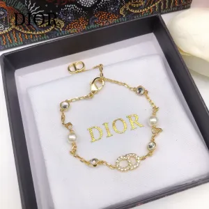 【DIOR】ブレスレット、ファッションシンプルなスタイル 【DIOR】ブレスレット、ファッションシンプルなスタイル