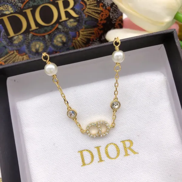 【DIOR】ブレスレット、ファッションシンプルなスタイル 【DIOR】ブレスレット、ファッションシンプルなスタイル
