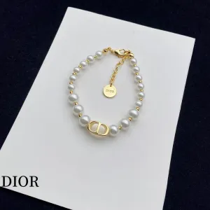 【DIOR】ブレスレット、ファッションシンプルなスタイル 【DIOR】ブレスレット、ファッションシンプルなスタイル