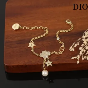 【DIOR】ブレスレット、ファッションシンプルなスタイル 【DIOR】ブレスレット、ファッションシンプルなスタイル