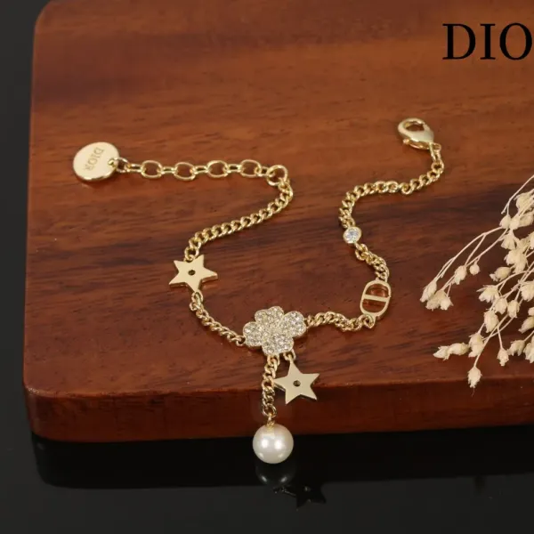 【DIOR】ブレスレット、ファッションシンプルなスタイル 【DIOR】ブレスレット、ファッションシンプルなスタイル