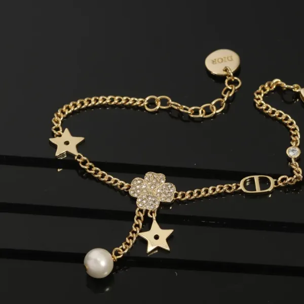 【DIOR】ブレスレット、ファッションシンプルなスタイル 【DIOR】ブレスレット、ファッションシンプルなスタイル