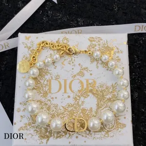 【DIOR】ブレスレット、ファッションシンプルなスタイル 【DIOR】ブレスレット、ファッションシンプルなスタイル