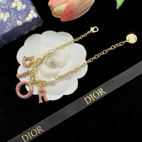 【DIOR】ブレスレット、ファッションシンプルなスタイル 【DIOR】ブレスレット、ファッションシンプルなスタイル