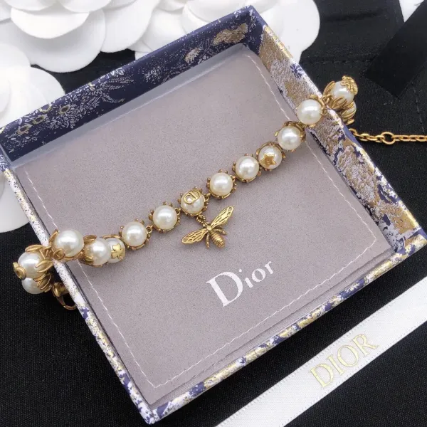 【DIOR】ブレスレット、ファッションシンプルなスタイル 【DIOR】ブレスレット、ファッションシンプルなスタイル