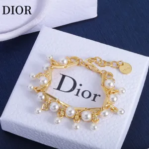 【DIOR】ブレスレット、ファッションシンプルなスタイル 【DIOR】ブレスレット、ファッションシンプルなスタイル