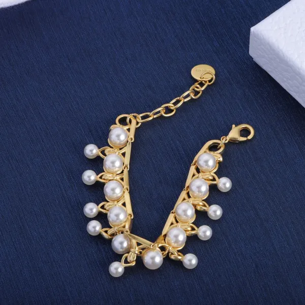 【DIOR】ブレスレット、ファッションシンプルなスタイル 【DIOR】ブレスレット、ファッションシンプルなスタイル