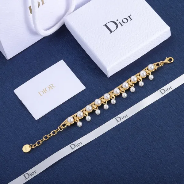 【DIOR】ブレスレット、ファッションシンプルなスタイル 【DIOR】ブレスレット、ファッションシンプルなスタイル