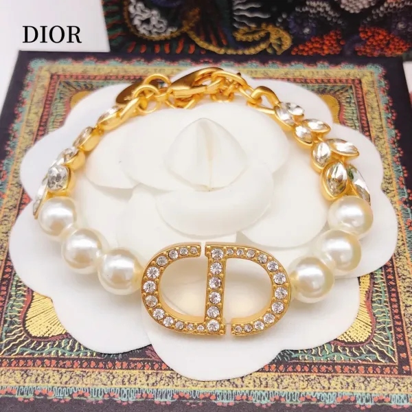 【DIOR】ブレスレット、ファッションシンプルなスタイル 【DIOR】ブレスレット、ファッションシンプルなスタイル