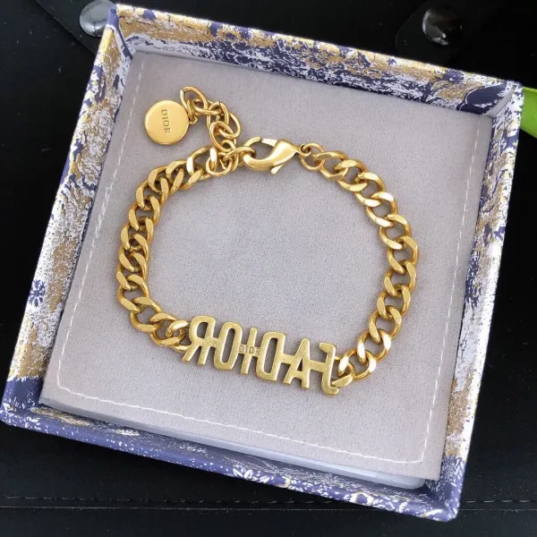 【DIOR】ブレスレット、ファッションシンプルなスタイル 【DIOR】ブレスレット、ファッションシンプルなスタイル