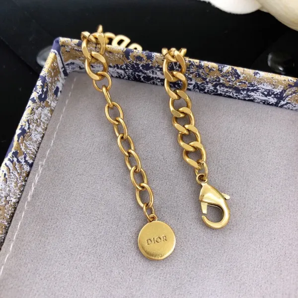 【DIOR】ブレスレット、ファッションシンプルなスタイル 【DIOR】ブレスレット、ファッションシンプルなスタイル
