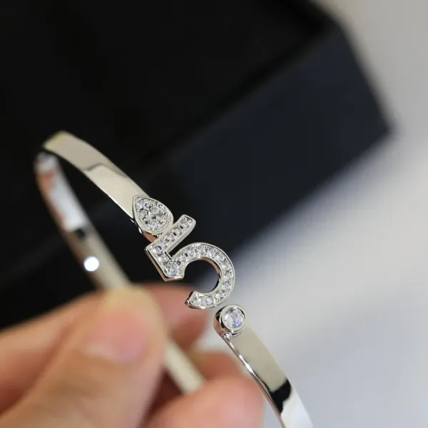 【CHANEL】 ブレスレット、ファッションシンプルなスタイル 250228 【CHANEL】 ブレスレット、ファッションシンプルなスタイル 250228