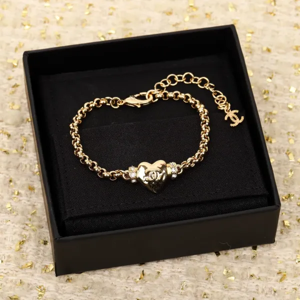 【CHANEL】ブレスレット、ファッションシンプルなスタイル 【CHANEL】ブレスレット、ファッションシンプルなスタイル