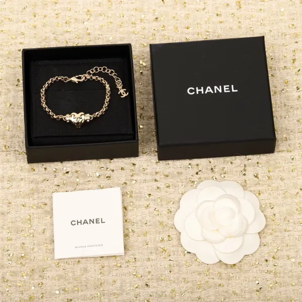 【CHANEL】ブレスレット、ファッションシンプルなスタイル 【CHANEL】ブレスレット、ファッションシンプルなスタイル
