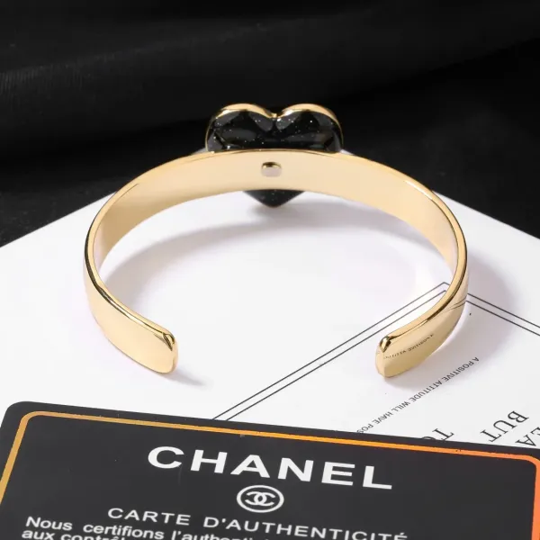 【CHANEL】ブレスレット、ファッションシンプルなスタイル 【CHANEL】ブレスレット、ファッションシンプルなスタイル