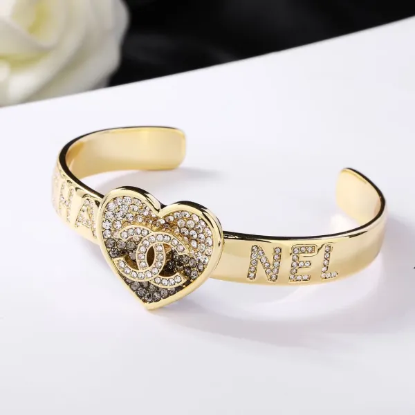 【CHANEL】ブレスレット、ファッションシンプルなスタイル 【CHANEL】ブレスレット、ファッションシンプルなスタイル