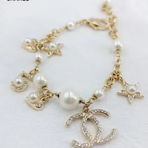 【CHANEL】ブレスレット、ファッションシンプルなスタイル 【CHANEL】ブレスレット、ファッションシンプルなスタイル