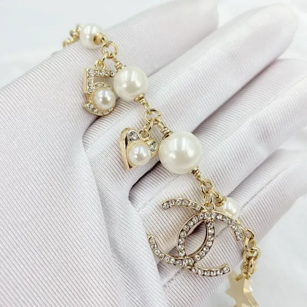 【CHANEL】ブレスレット、ファッションシンプルなスタイル 【CHANEL】ブレスレット、ファッションシンプルなスタイル