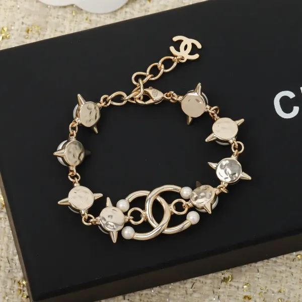 【CHANEL】ブレスレット、ファッションシンプルなスタイル 【CHANEL】ブレスレット、ファッションシンプルなスタイル