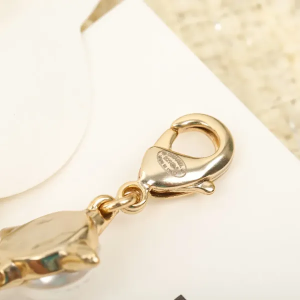 【CHANEL】ブレスレット、ファッションシンプルなスタイル 【CHANEL】ブレスレット、ファッションシンプルなスタイル