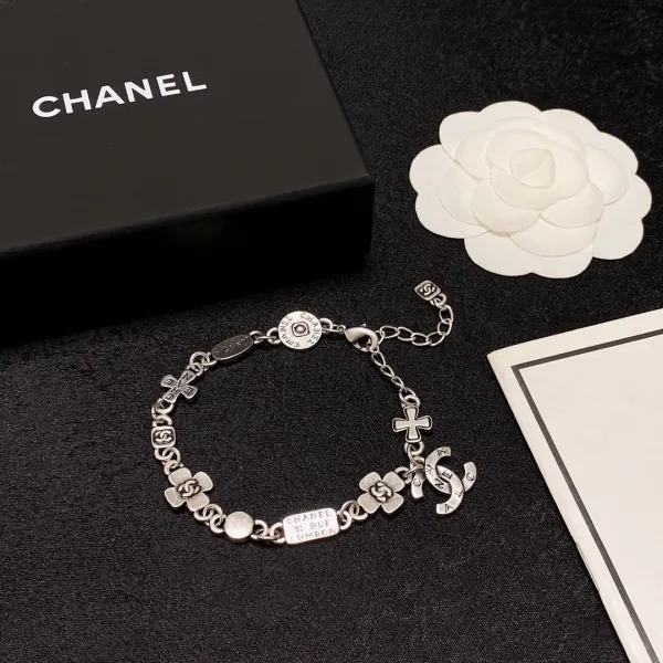 【CHANEL】ブレスレット、ファッションシンプルなスタイル 【CHANEL】ブレスレット、ファッションシンプルなスタイル