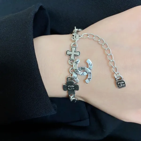 【CHANEL】ブレスレット、ファッションシンプルなスタイル 【CHANEL】ブレスレット、ファッションシンプルなスタイル