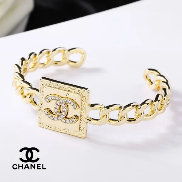 【CHANEL】ブレスレット、ファッションシンプルなスタイル 【CHANEL】ブレスレット、ファッションシンプルなスタイル