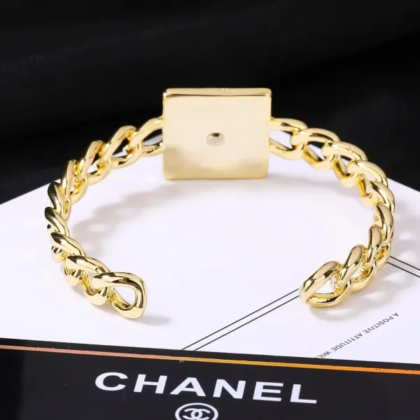 【CHANEL】ブレスレット、ファッションシンプルなスタイル 【CHANEL】ブレスレット、ファッションシンプルなスタイル