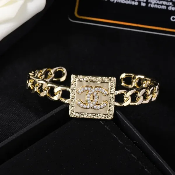 【CHANEL】ブレスレット、ファッションシンプルなスタイル 【CHANEL】ブレスレット、ファッションシンプルなスタイル