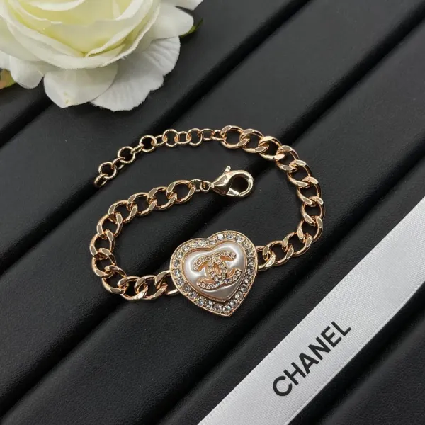 【CHANEL】ブレスレット、ファッションシンプルなスタイル 【CHANEL】ブレスレット、ファッションシンプルなスタイル