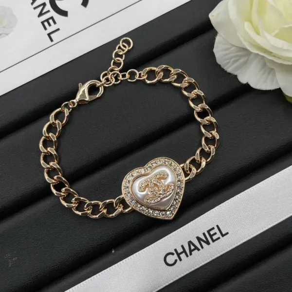 【CHANEL】ブレスレット、ファッションシンプルなスタイル 【CHANEL】ブレスレット、ファッションシンプルなスタイル