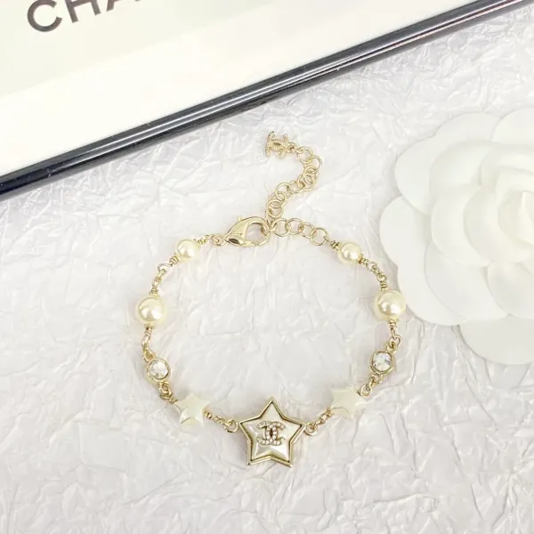 【CHANEL】ブレスレット、ファッションシンプルなスタイル 【CHANEL】ブレスレット、ファッションシンプルなスタイル