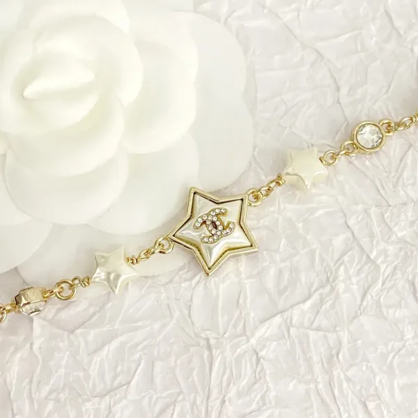 【CHANEL】ブレスレット、ファッションシンプルなスタイル 【CHANEL】ブレスレット、ファッションシンプルなスタイル