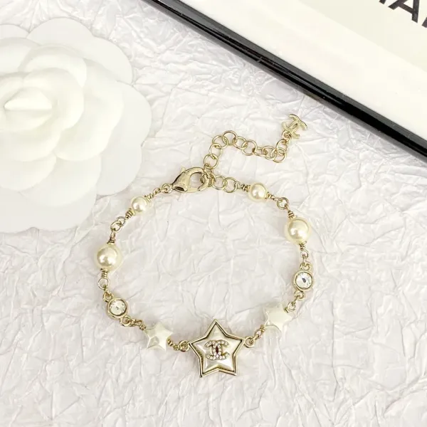 【CHANEL】ブレスレット、ファッションシンプルなスタイル 【CHANEL】ブレスレット、ファッションシンプルなスタイル