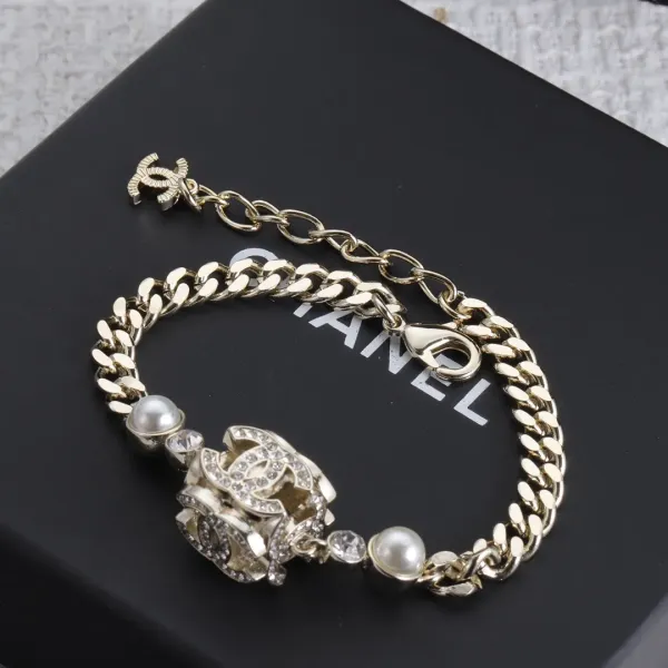 【CHANEL】ブレスレット、ファッションシンプルなスタイル 【CHANEL】ブレスレット、ファッションシンプルなスタイル
