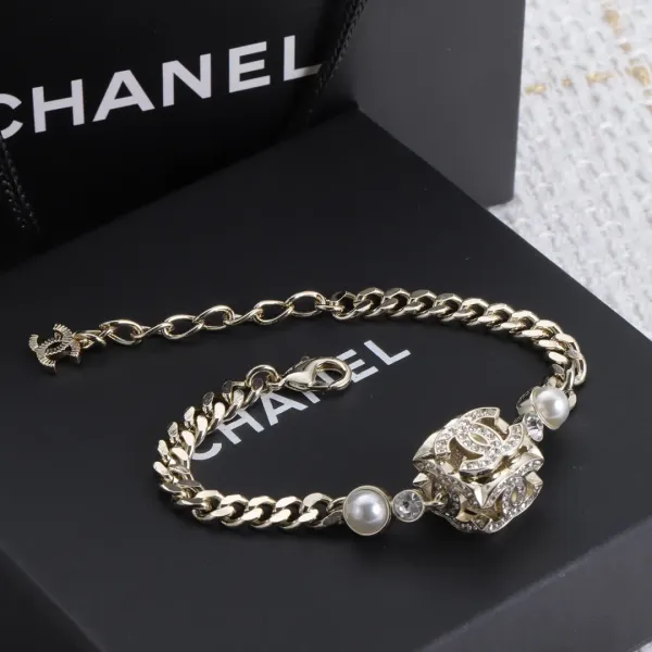 【CHANEL】ブレスレット、ファッションシンプルなスタイル 【CHANEL】ブレスレット、ファッションシンプルなスタイル