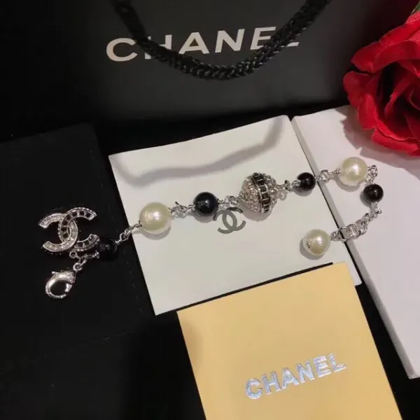 【CHANEL】ブレスレット、ファッションシンプルなスタイル 【CHANEL】ブレスレット、ファッションシンプルなスタイル