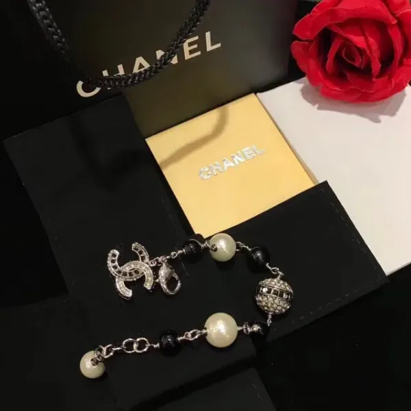 【CHANEL】ブレスレット、ファッションシンプルなスタイル 【CHANEL】ブレスレット、ファッションシンプルなスタイル