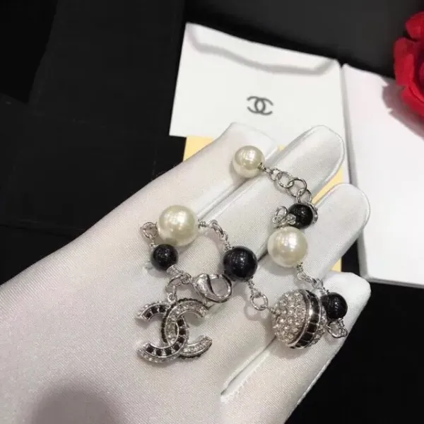 【CHANEL】ブレスレット、ファッションシンプルなスタイル 【CHANEL】ブレスレット、ファッションシンプルなスタイル