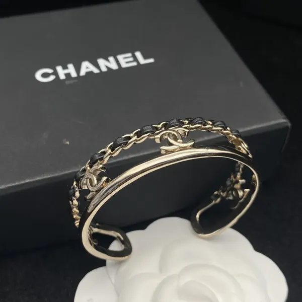 【CHANEL】ブレスレット、ファッションシンプルなスタイル 【CHANEL】ブレスレット、ファッションシンプルなスタイル