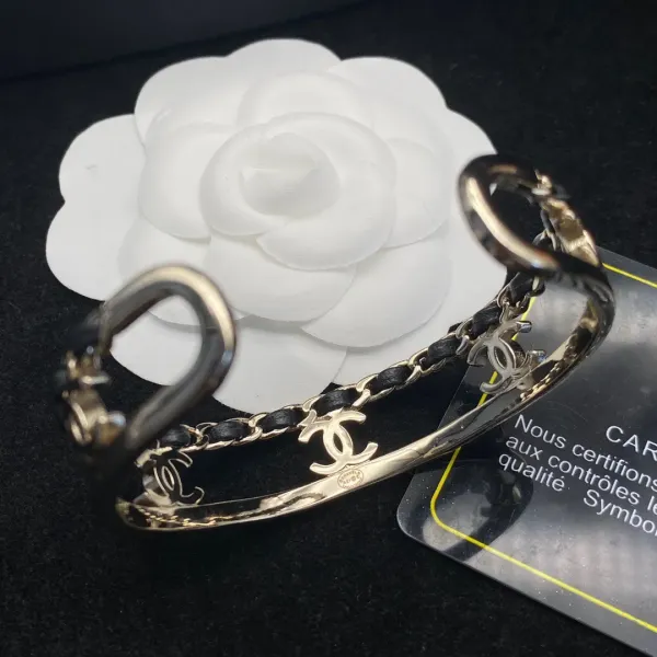 【CHANEL】ブレスレット、ファッションシンプルなスタイル 【CHANEL】ブレスレット、ファッションシンプルなスタイル